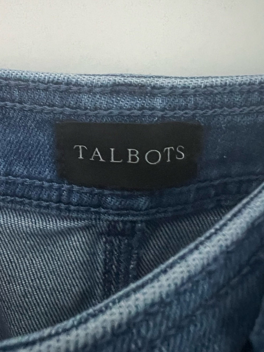 Talbots PATCH POCKET DENIM SHORTS - WILEY WASH Women’s Mid-Length. Size 6 - Picture 8 of 14